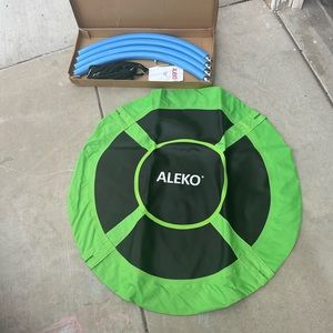 ALEKO Outdoor Saucer Platform Swing 47in (660 lbs) in Green